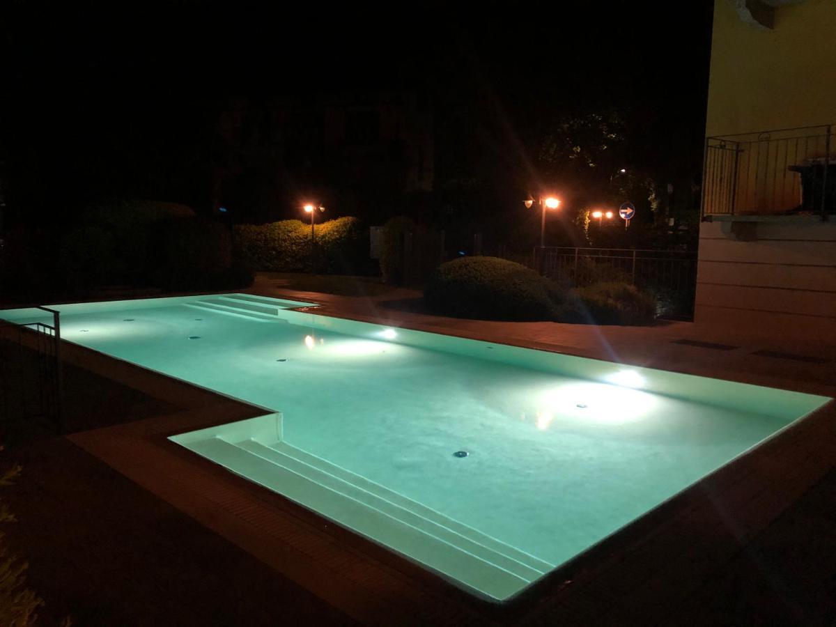 Bellagio Love Apartment Pool Near Lake Free Parking Exterior photo
